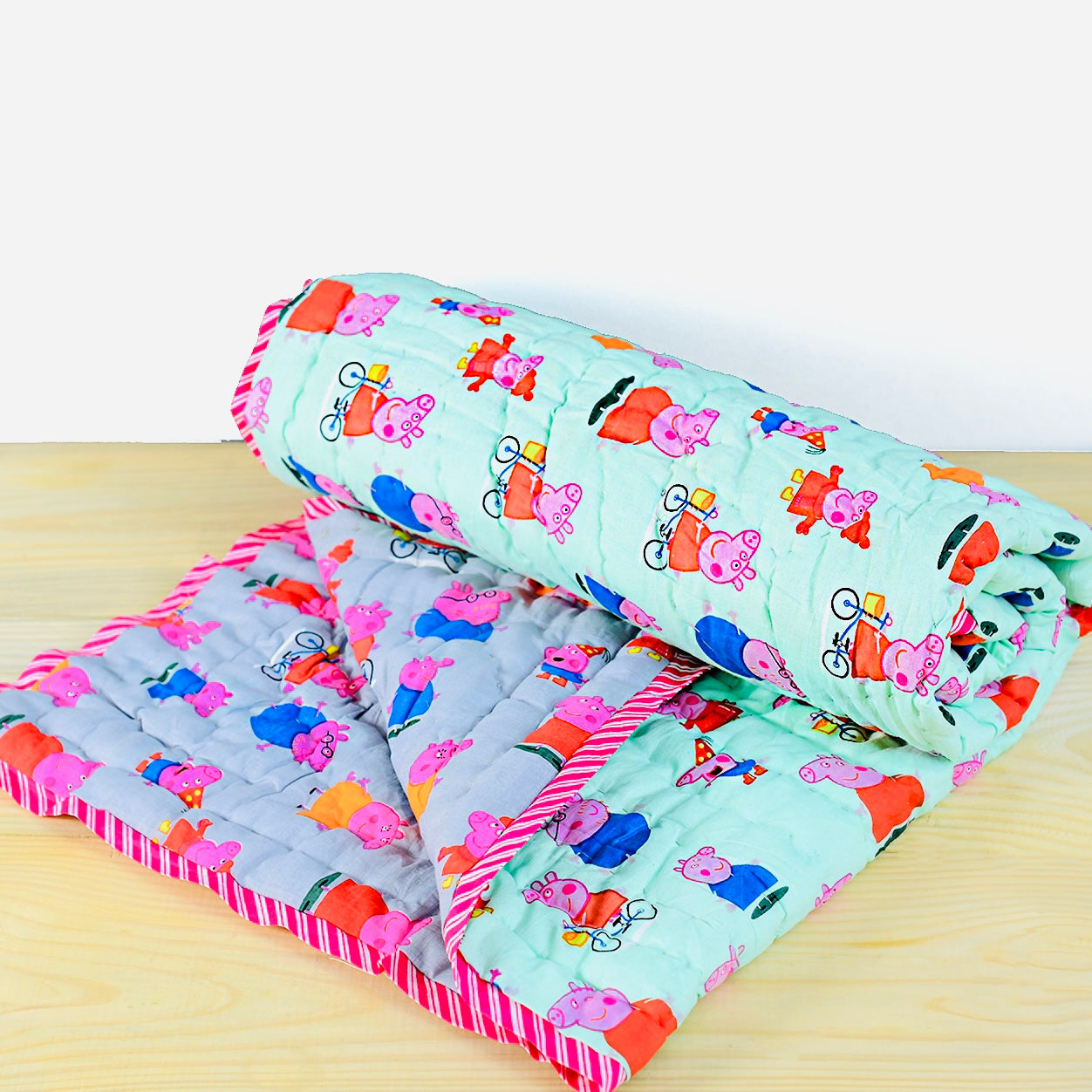Reversible Character Quilt- Peppa Piggy- Grey & Green